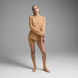27. Skims long sleeve tshirt and loose boyfriend boxer gingerbread Small